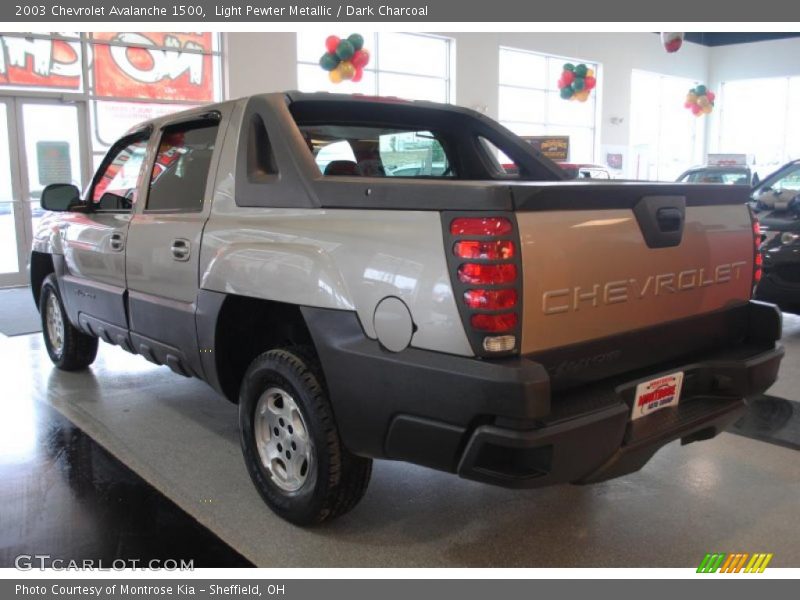 Light Pewter Metallic / Dark Charcoal 2003 Chevrolet Avalanche 1500