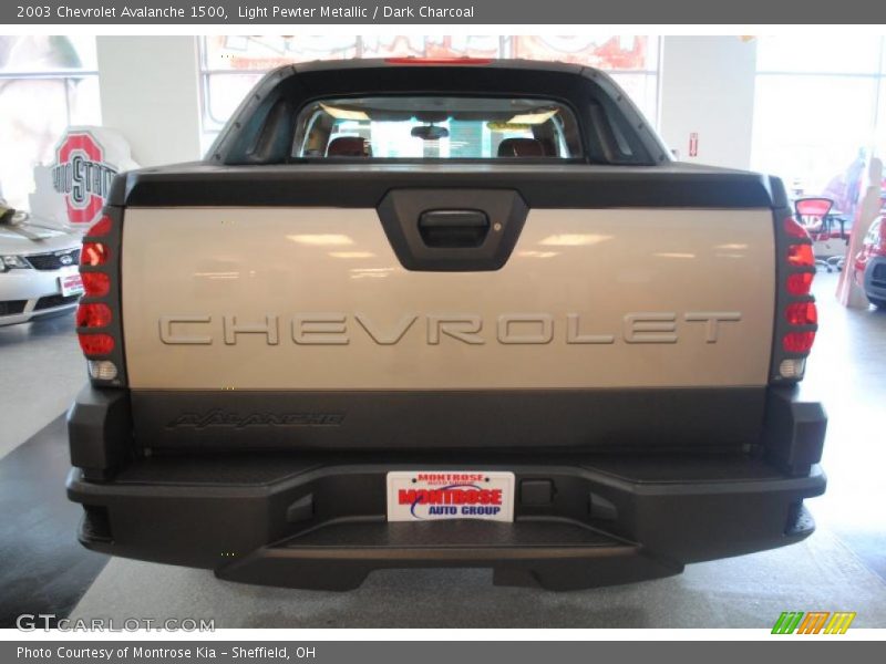 Light Pewter Metallic / Dark Charcoal 2003 Chevrolet Avalanche 1500