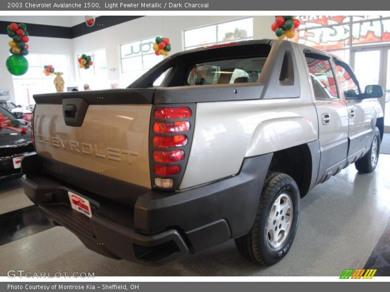 Light Pewter Metallic / Dark Charcoal 2003 Chevrolet Avalanche 1500