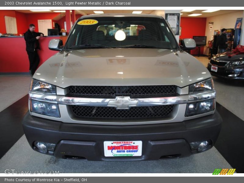 Light Pewter Metallic / Dark Charcoal 2003 Chevrolet Avalanche 1500