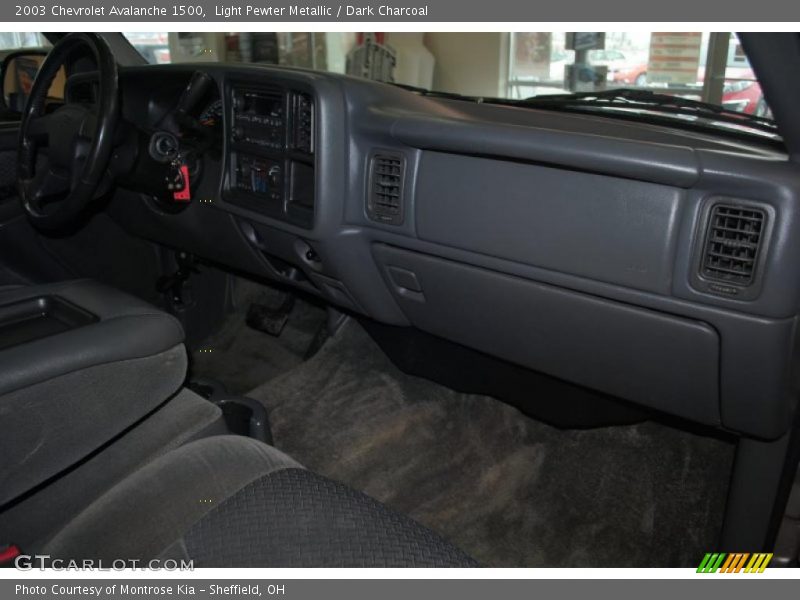 Light Pewter Metallic / Dark Charcoal 2003 Chevrolet Avalanche 1500