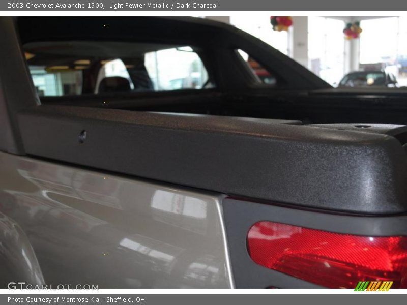 Light Pewter Metallic / Dark Charcoal 2003 Chevrolet Avalanche 1500