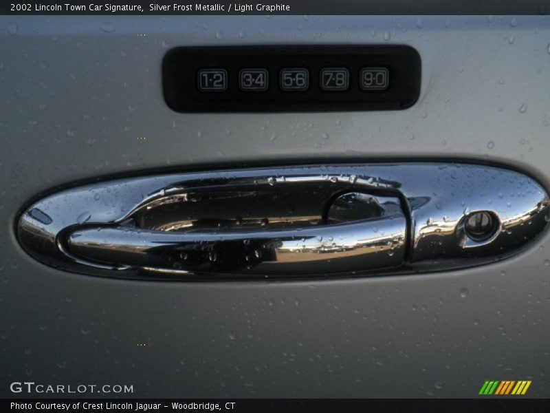 Silver Frost Metallic / Light Graphite 2002 Lincoln Town Car Signature
