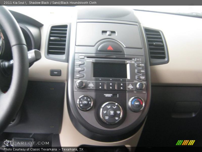 Shadow Black / Sand/Black Houndstooth Cloth 2011 Kia Soul !