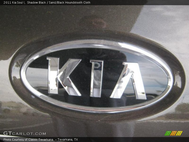 Shadow Black / Sand/Black Houndstooth Cloth 2011 Kia Soul !