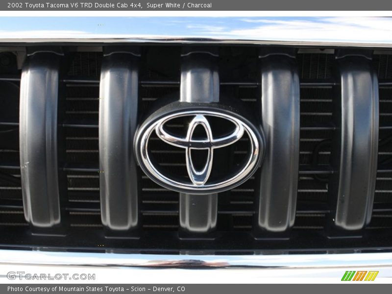 Super White / Charcoal 2002 Toyota Tacoma V6 TRD Double Cab 4x4
