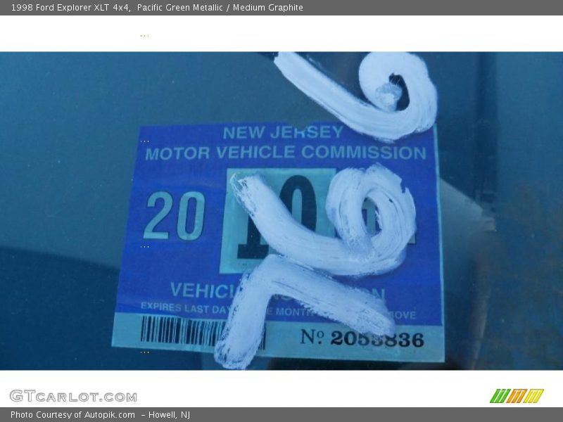 Pacific Green Metallic / Medium Graphite 1998 Ford Explorer XLT 4x4