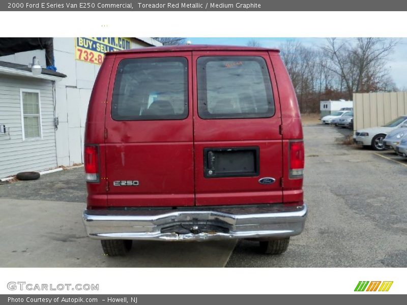 Toreador Red Metallic / Medium Graphite 2000 Ford E Series Van E250 Commercial