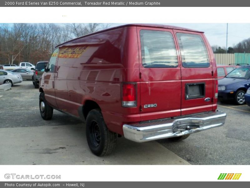 Toreador Red Metallic / Medium Graphite 2000 Ford E Series Van E250 Commercial