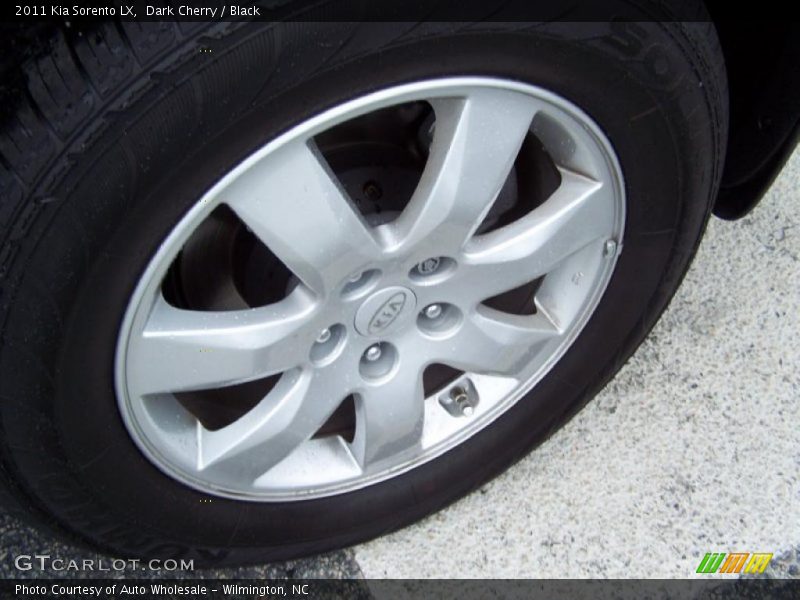 Dark Cherry / Black 2011 Kia Sorento LX
