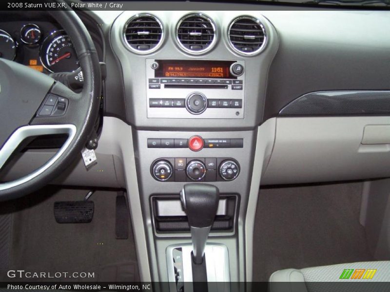 Polar White / Gray 2008 Saturn VUE XR