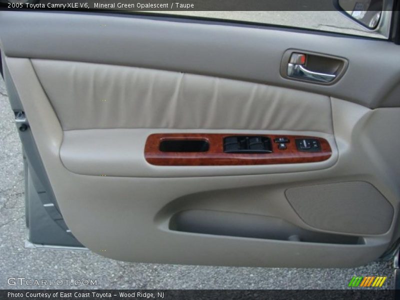 Mineral Green Opalescent / Taupe 2005 Toyota Camry XLE V6