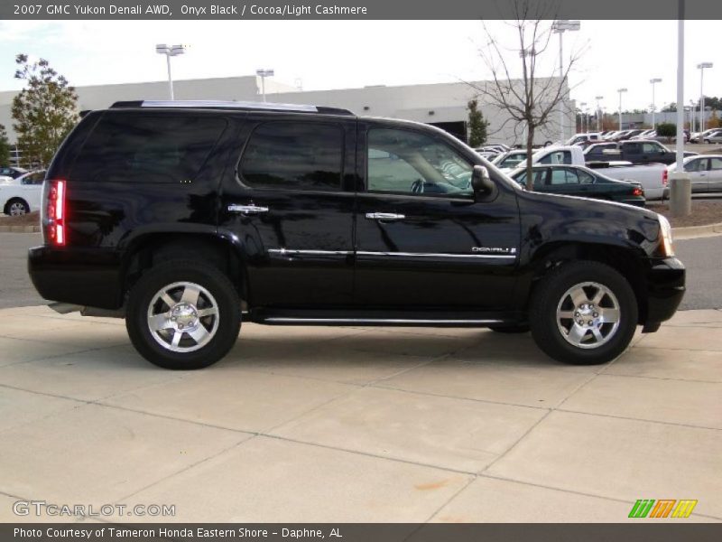 Onyx Black / Cocoa/Light Cashmere 2007 GMC Yukon Denali AWD