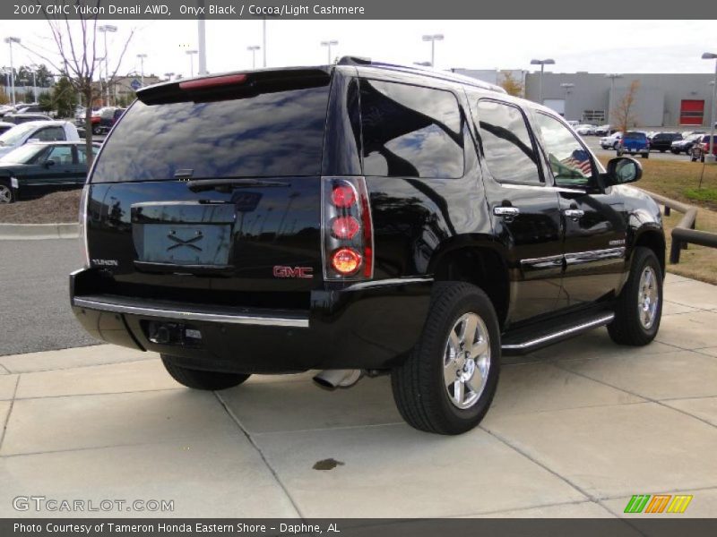 Onyx Black / Cocoa/Light Cashmere 2007 GMC Yukon Denali AWD