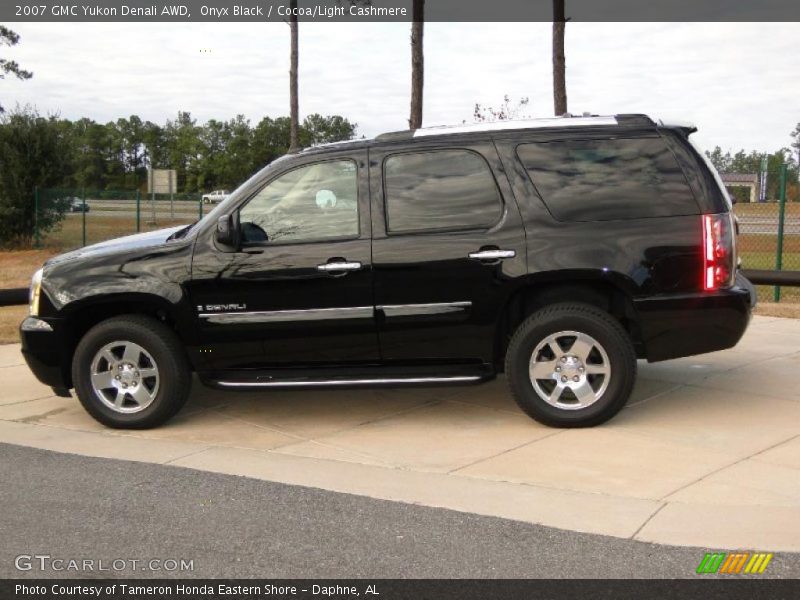 Onyx Black / Cocoa/Light Cashmere 2007 GMC Yukon Denali AWD