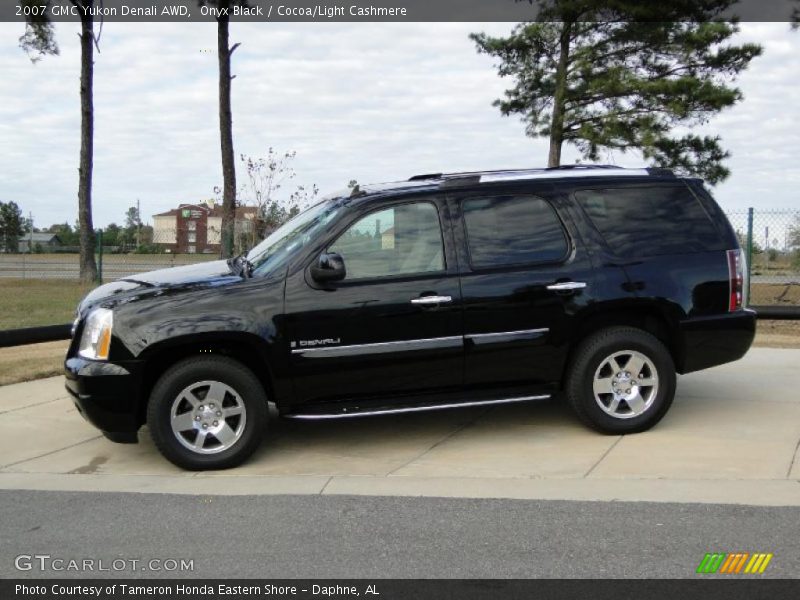 Onyx Black / Cocoa/Light Cashmere 2007 GMC Yukon Denali AWD