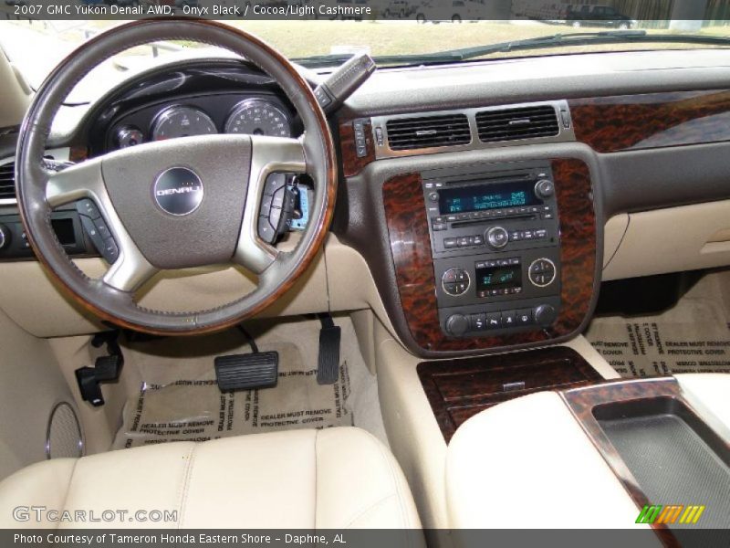 Onyx Black / Cocoa/Light Cashmere 2007 GMC Yukon Denali AWD