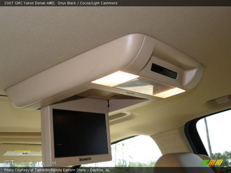 Onyx Black / Cocoa/Light Cashmere 2007 GMC Yukon Denali AWD