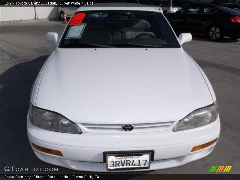 Super White / Beige 1996 Toyota Camry LE Sedan