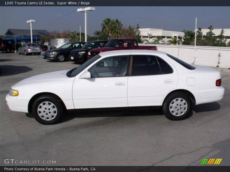 Super White / Beige 1996 Toyota Camry LE Sedan
