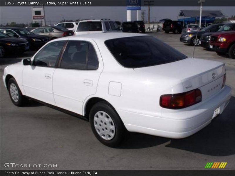 Super White / Beige 1996 Toyota Camry LE Sedan