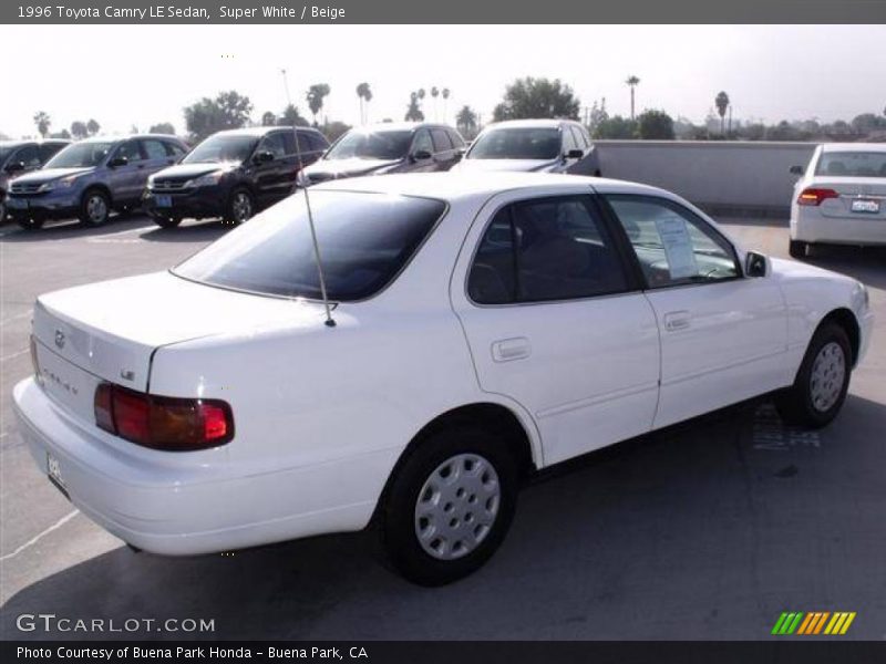 Super White / Beige 1996 Toyota Camry LE Sedan