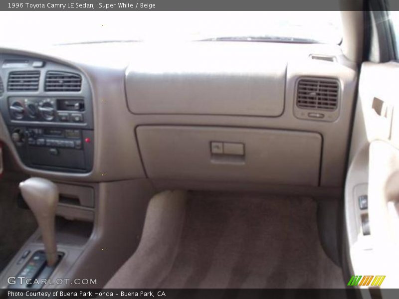 Super White / Beige 1996 Toyota Camry LE Sedan