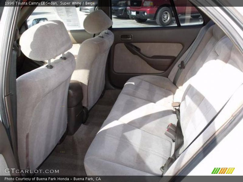 Super White / Beige 1996 Toyota Camry LE Sedan