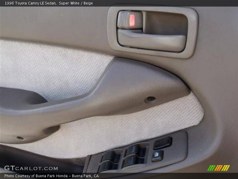 Super White / Beige 1996 Toyota Camry LE Sedan