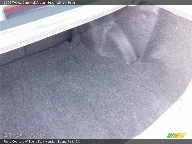 Super White / Beige 1996 Toyota Camry LE Sedan