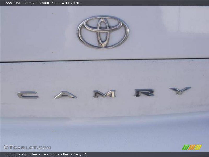 Super White / Beige 1996 Toyota Camry LE Sedan