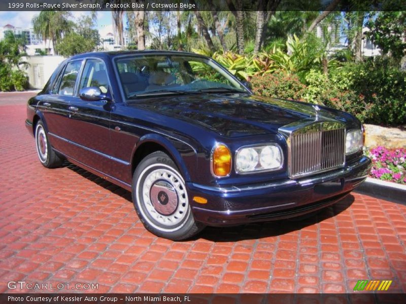 Front 3/4 View of 1999 Silver Seraph 