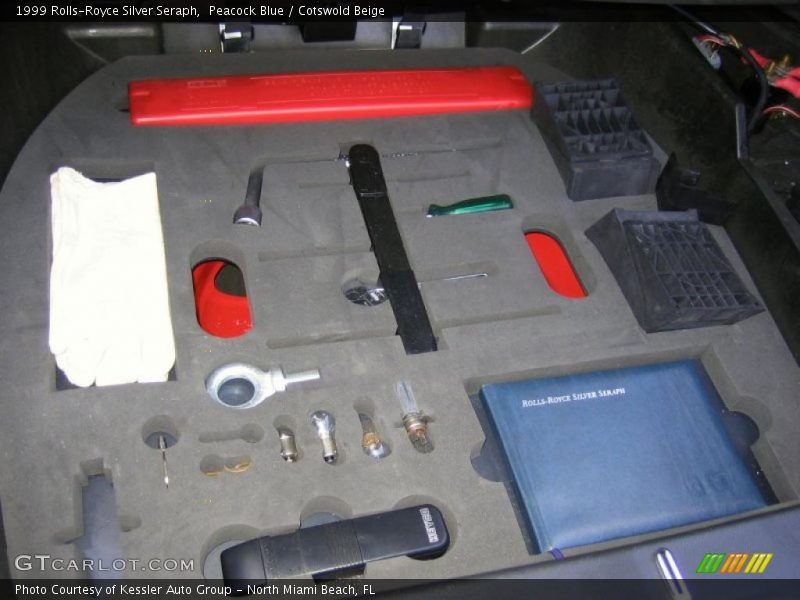  1999 Silver Seraph  Trunk