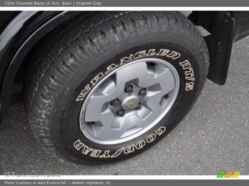 Black / Graphite Gray 2004 Chevrolet Blazer LS 4x4