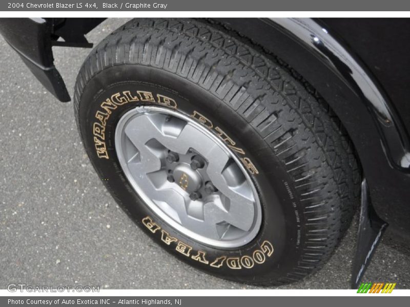 Black / Graphite Gray 2004 Chevrolet Blazer LS 4x4