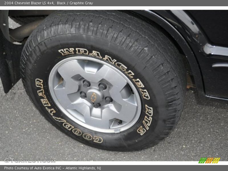 Black / Graphite Gray 2004 Chevrolet Blazer LS 4x4