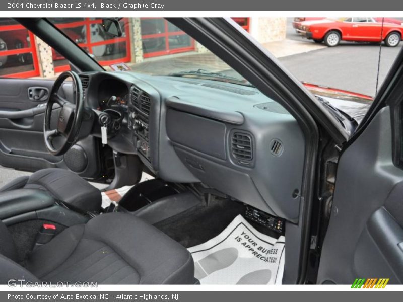 Black / Graphite Gray 2004 Chevrolet Blazer LS 4x4
