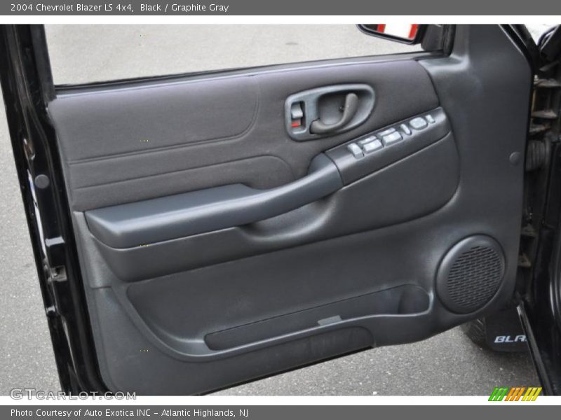 Black / Graphite Gray 2004 Chevrolet Blazer LS 4x4