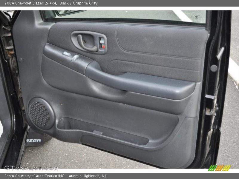 Black / Graphite Gray 2004 Chevrolet Blazer LS 4x4