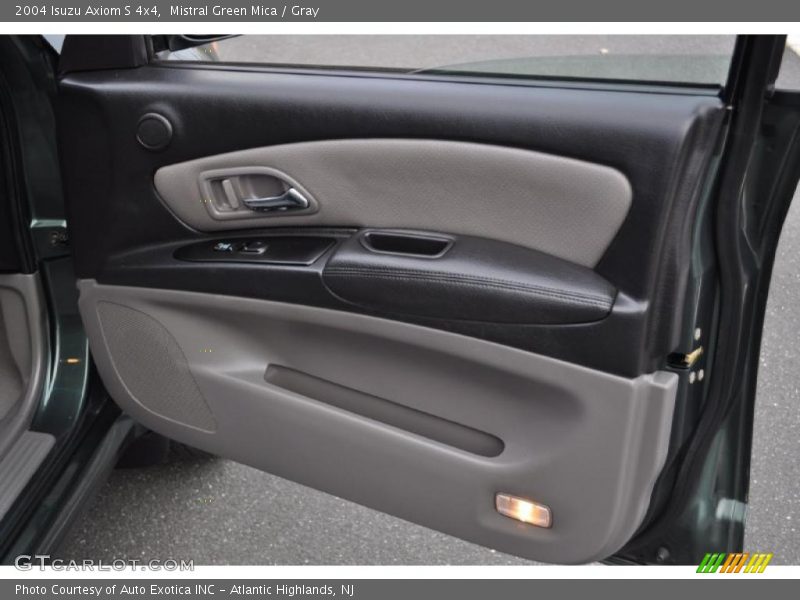 Door Panel of 2004 Axiom S 4x4