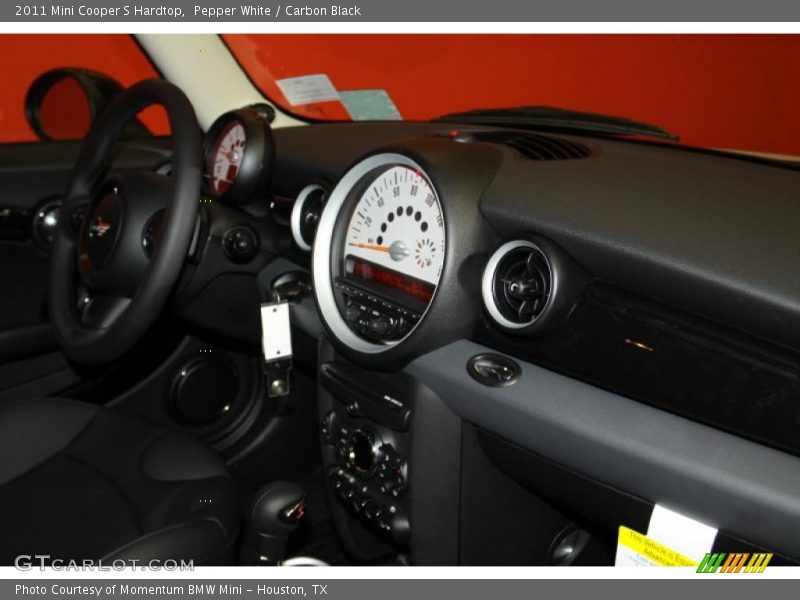 Pepper White / Carbon Black 2011 Mini Cooper S Hardtop