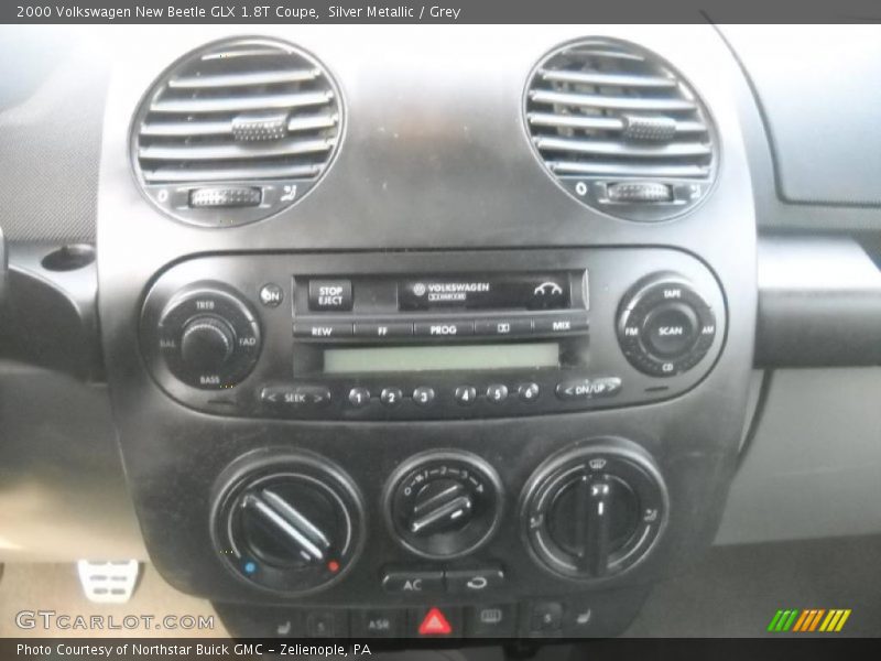 Silver Metallic / Grey 2000 Volkswagen New Beetle GLX 1.8T Coupe