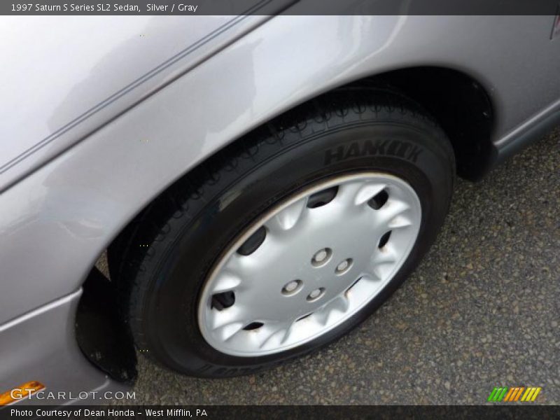 Silver / Gray 1997 Saturn S Series SL2 Sedan