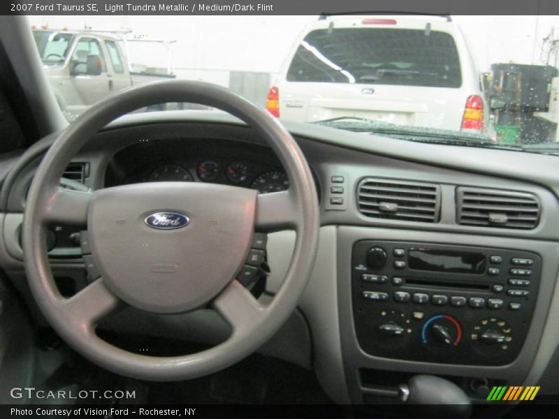 Light Tundra Metallic / Medium/Dark Flint 2007 Ford Taurus SE