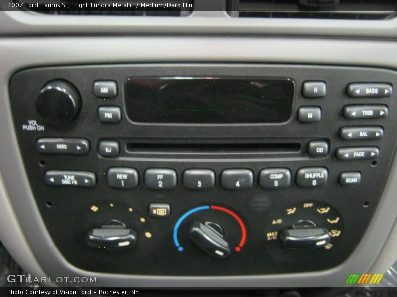 Light Tundra Metallic / Medium/Dark Flint 2007 Ford Taurus SE