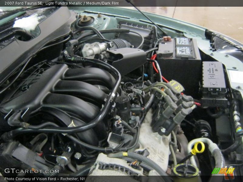 Light Tundra Metallic / Medium/Dark Flint 2007 Ford Taurus SE