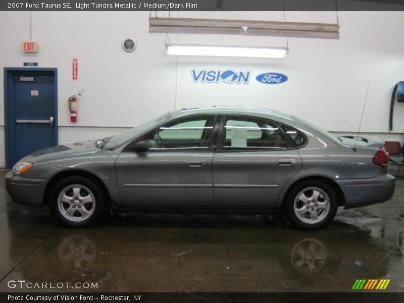 Light Tundra Metallic / Medium/Dark Flint 2007 Ford Taurus SE