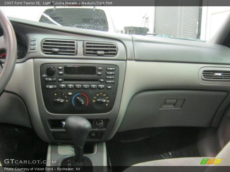 Light Tundra Metallic / Medium/Dark Flint 2007 Ford Taurus SE