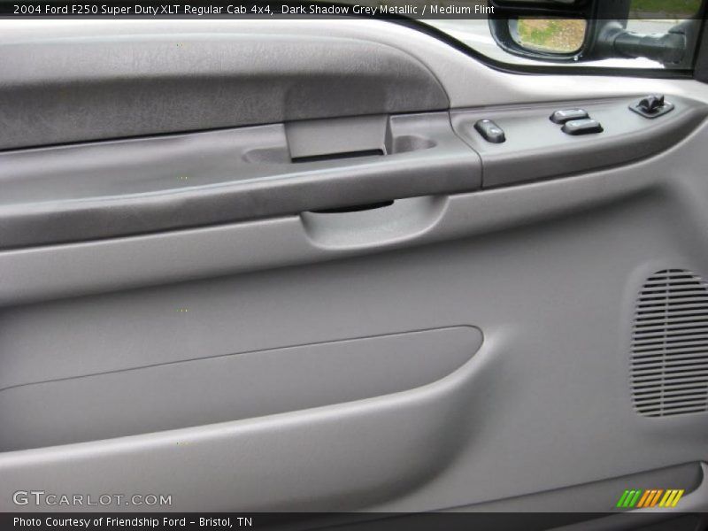 Dark Shadow Grey Metallic / Medium Flint 2004 Ford F250 Super Duty XLT Regular Cab 4x4