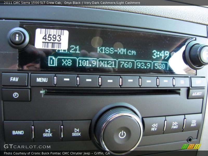 Controls of 2011 Sierra 1500 SLT Crew Cab